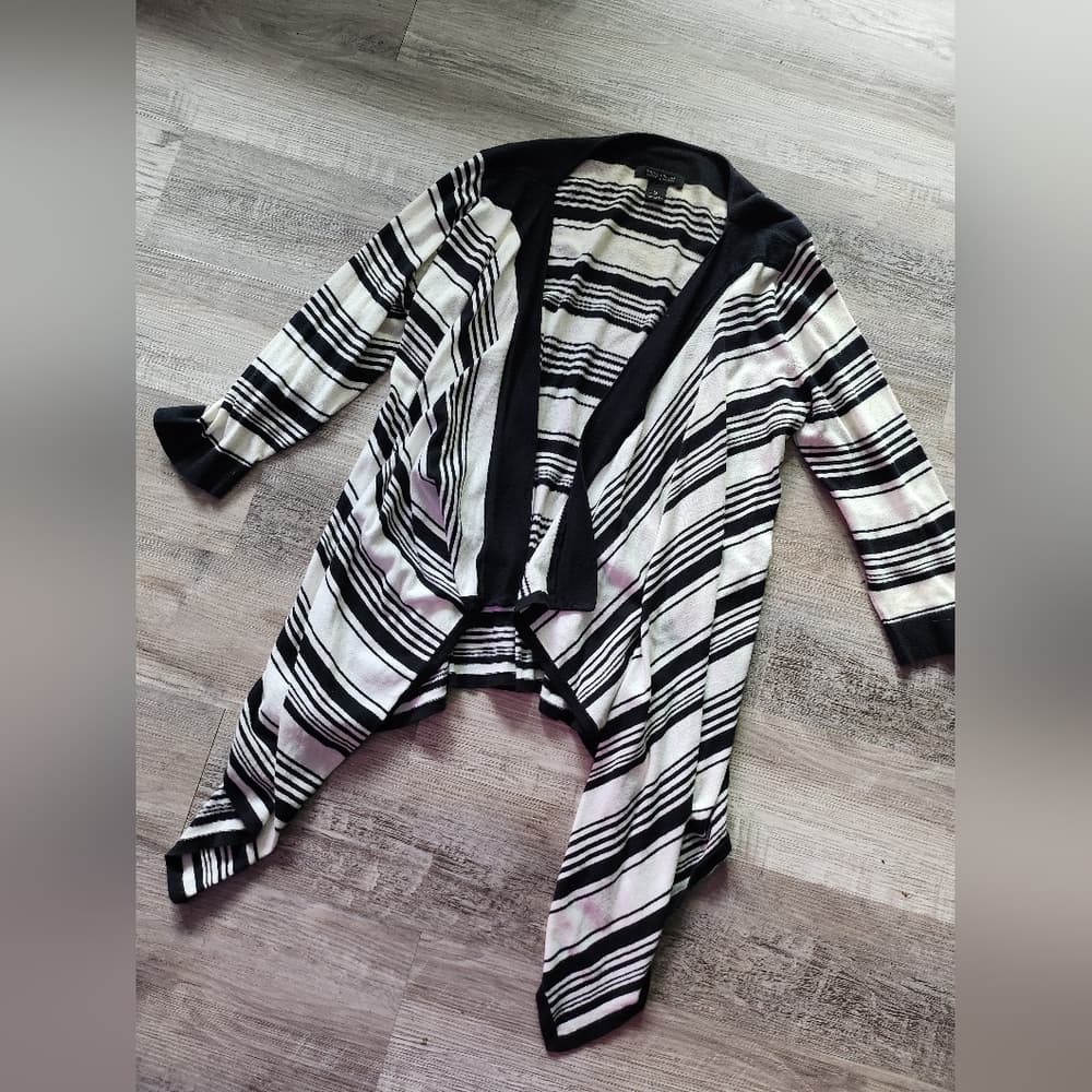 Monochrome Striped Black and White Angled Cardigan Sweater - Thumbnail 8