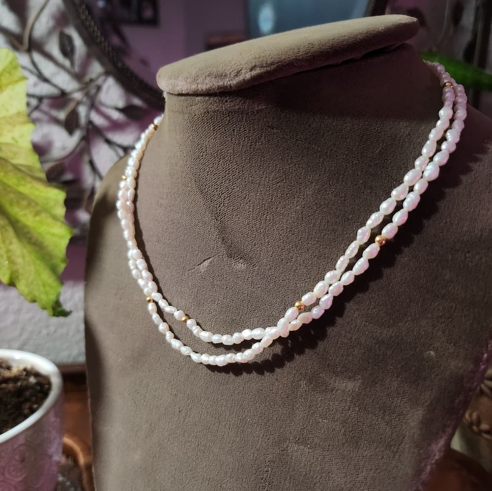 Pretty Delicate White Pearl And Gold Accent Beaded Necklace