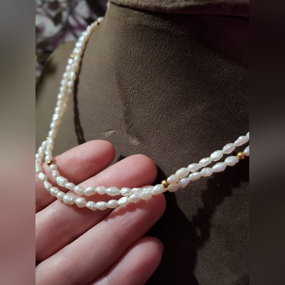Pretty Delicate White Pearl And Gold Accent Beaded Necklace - Thumbnail 2