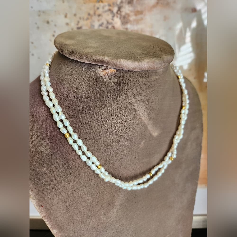 Pretty Delicate White Pearl And Gold Accent Beaded Necklace - Thumbnail 5