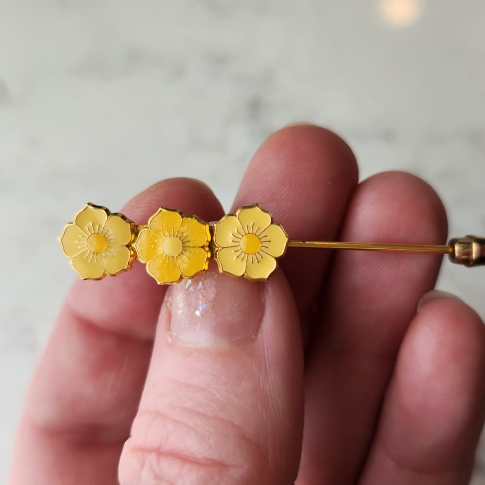 Floral Gold Tone Enamel Flower Brooch Stick Pin - Thumbnail 3
