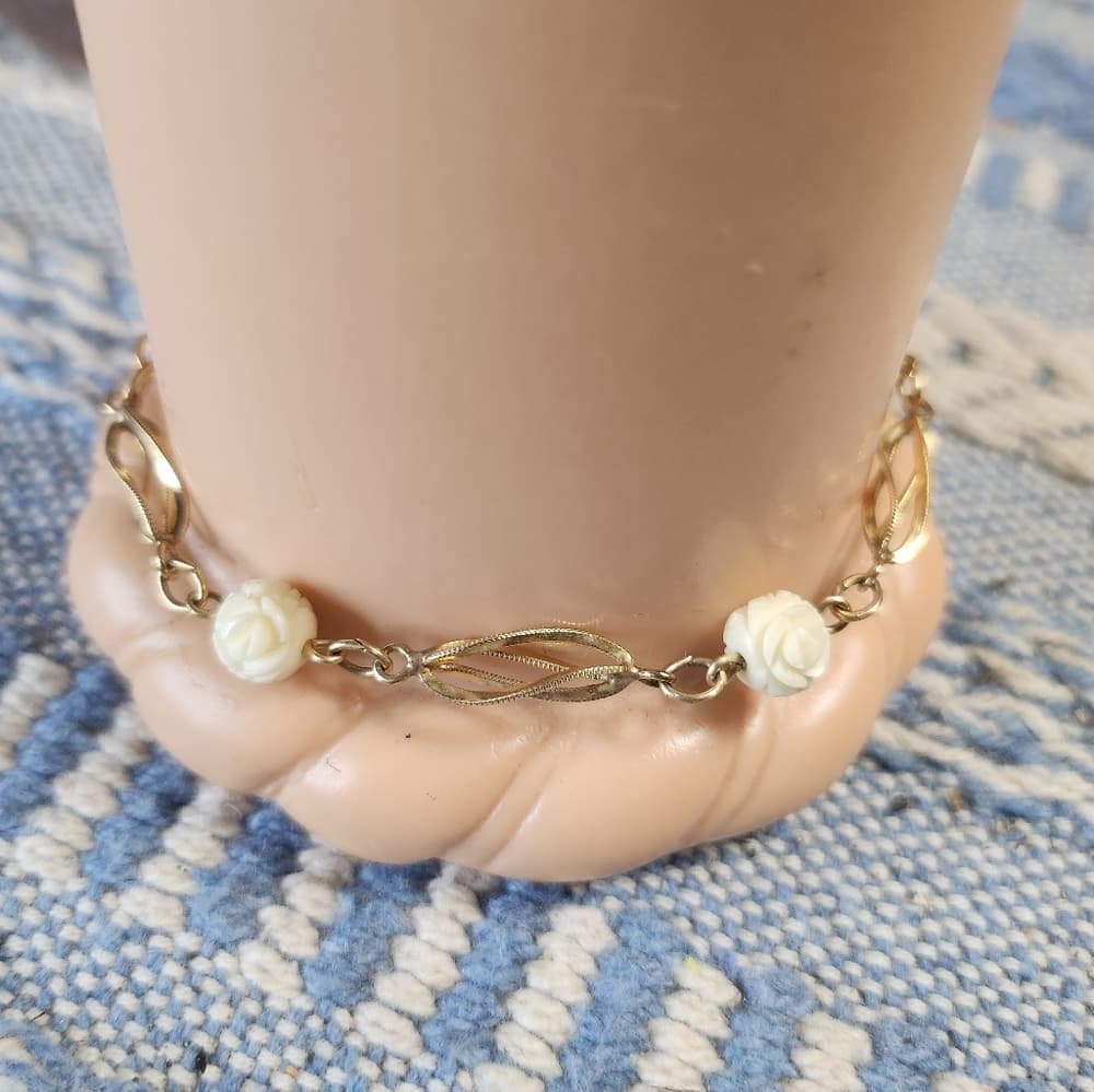 Vintage Gold Tone Filigree Faux Ivory Carved Rose Flower Bracelet - Thumbnail 9