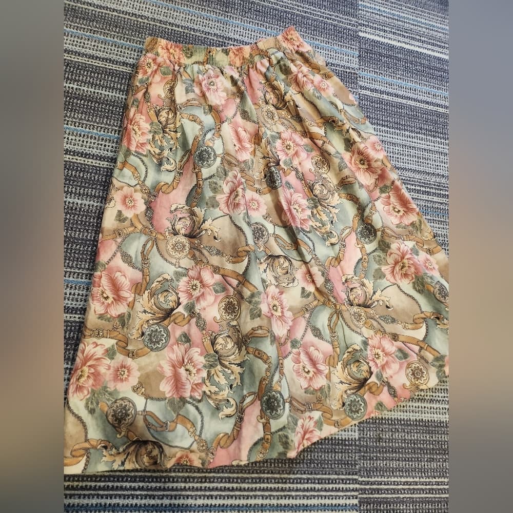Vintage Floral Print Polyester Skirt Muave and Green 1980s