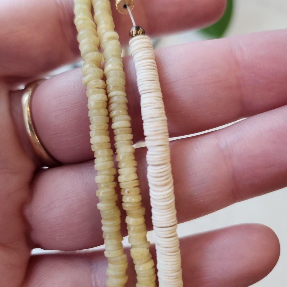 Vintage Delicate White and Yellow Shell Necklace bundle - Thumbnail 4