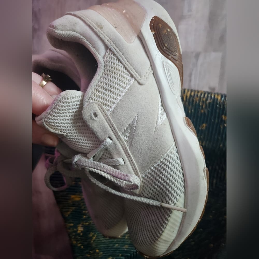 Youth White And Pink New Balance Running Shoes - Thumbnail 9
