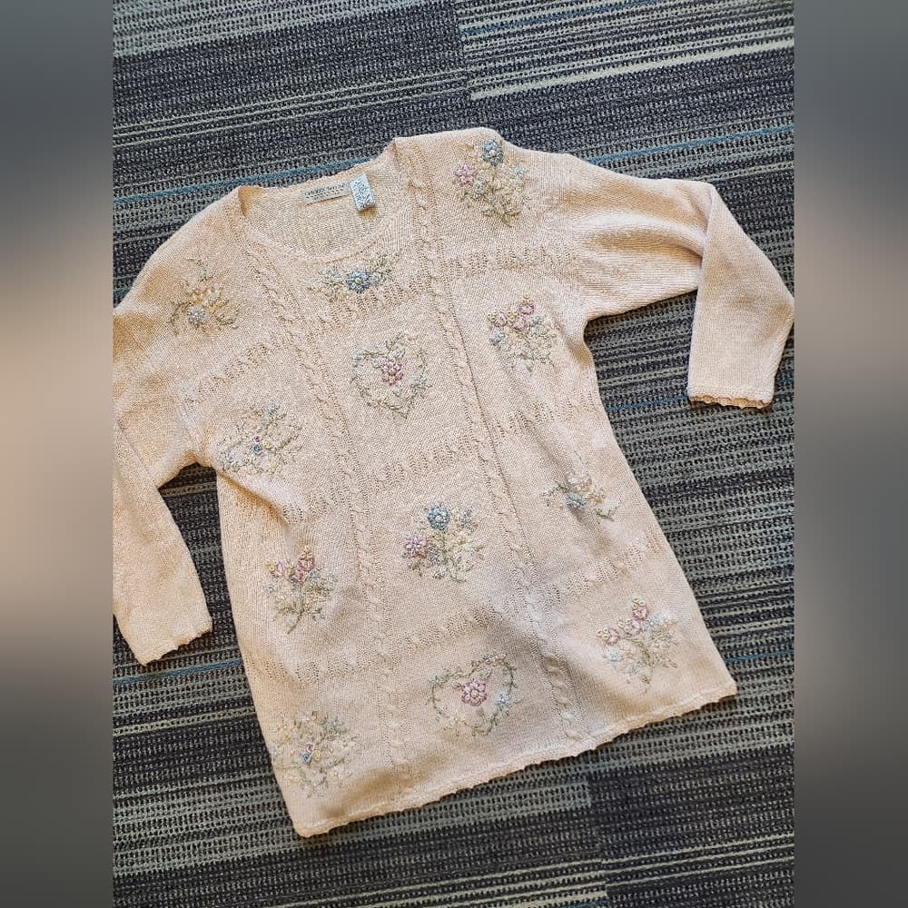 Vintage Carolyn Taylor Soft Pink Emroidered Beaded Floral 90s Sweater