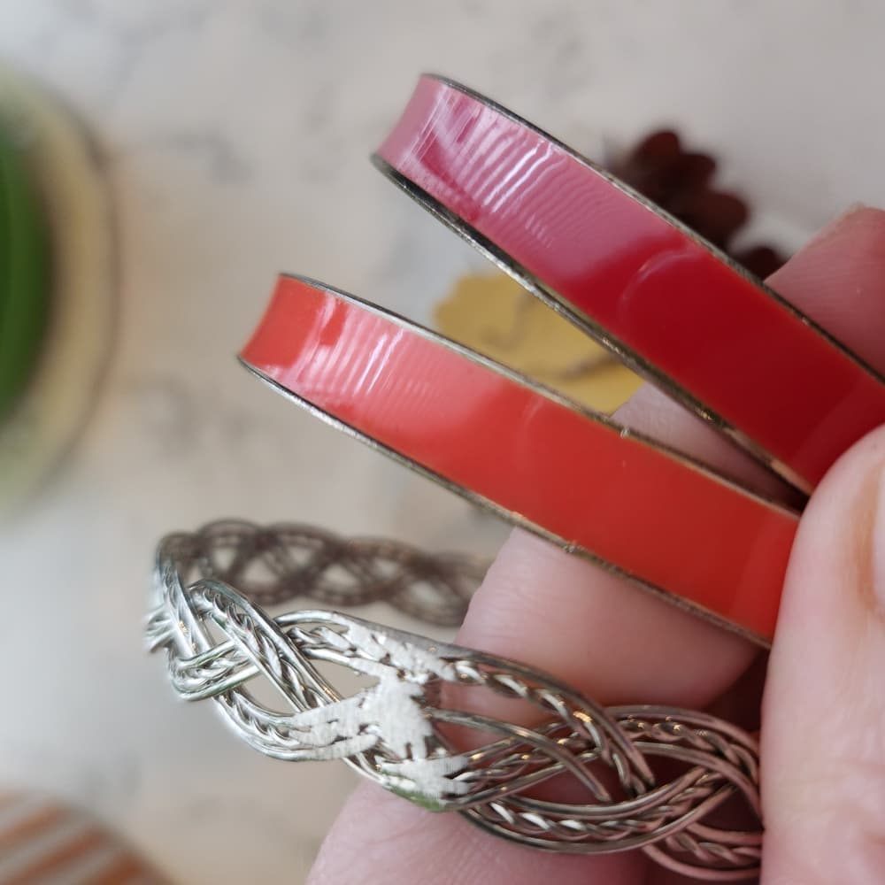 Jewelry Bundle Red and Silver Bangle Bracelets And Earrings - Thumbnail 4