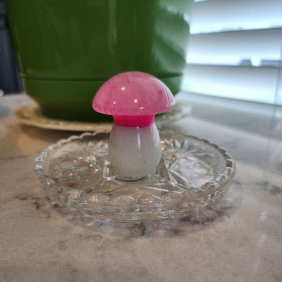Vintage Glass with Pink Resin Mushroom Jewelry Holder Trinket Dish - Thumbnail 6