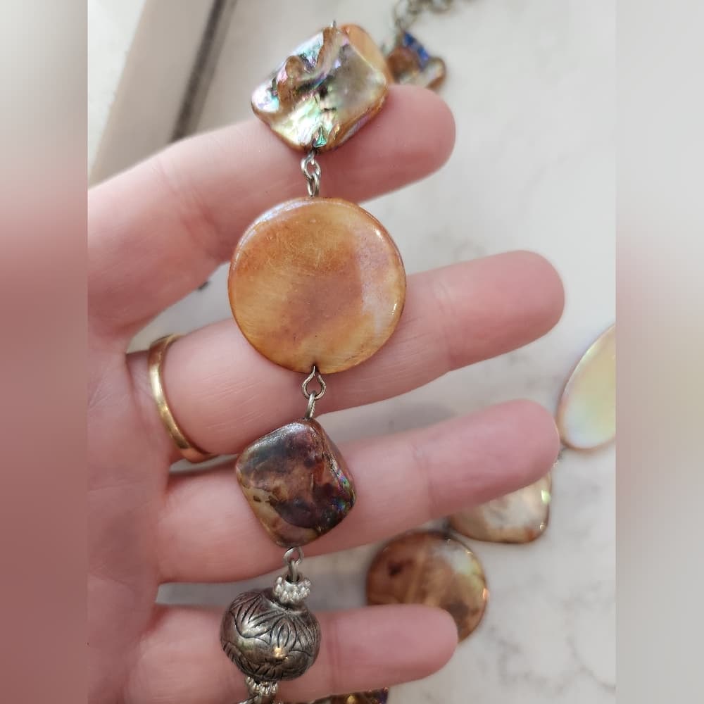 Elegant Multi-Color Shell Necklace - Thumbnail 3