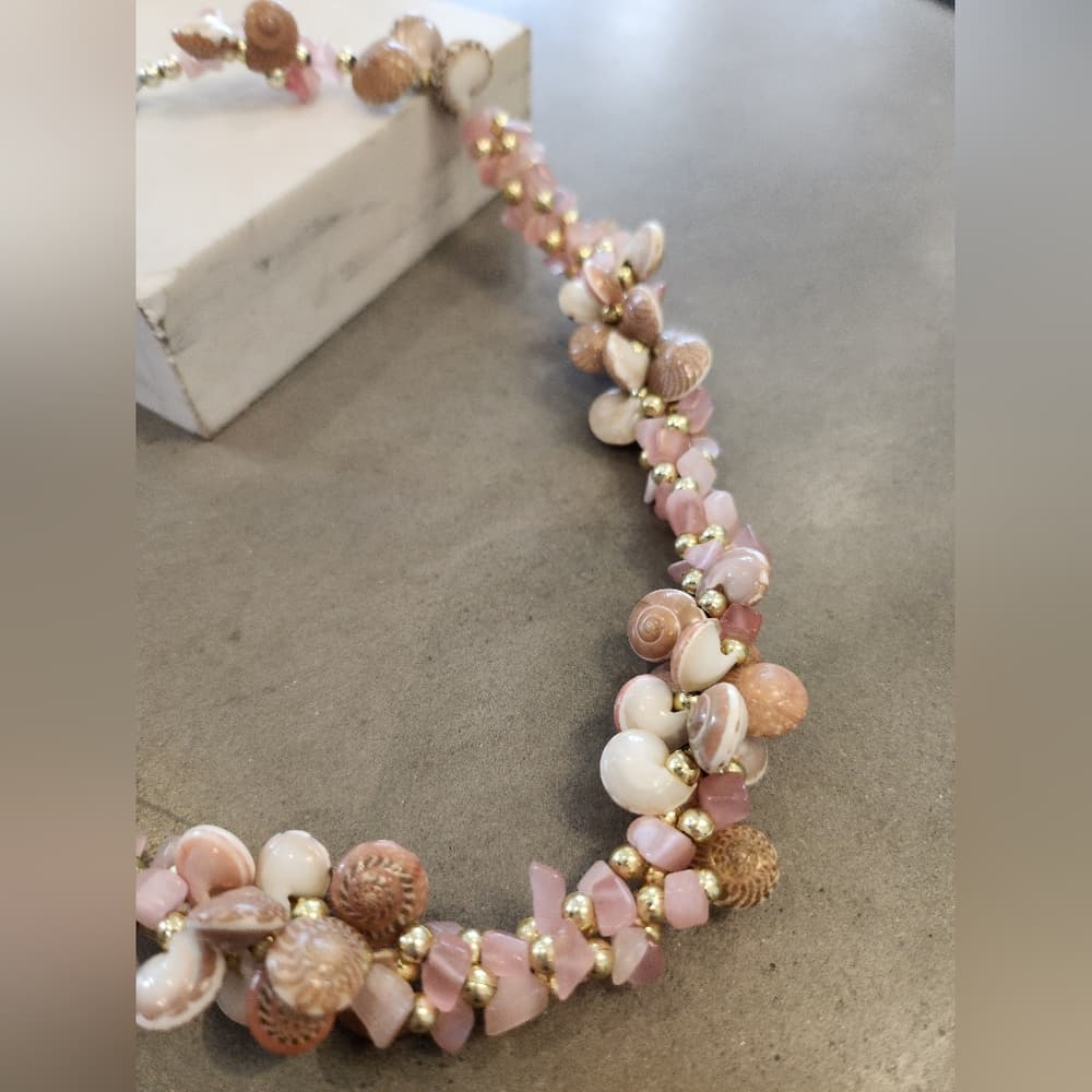 Pretty Pink and Gold Tone Snail Shell and Glass Beaded 18" Necklace - Thumbnail 2