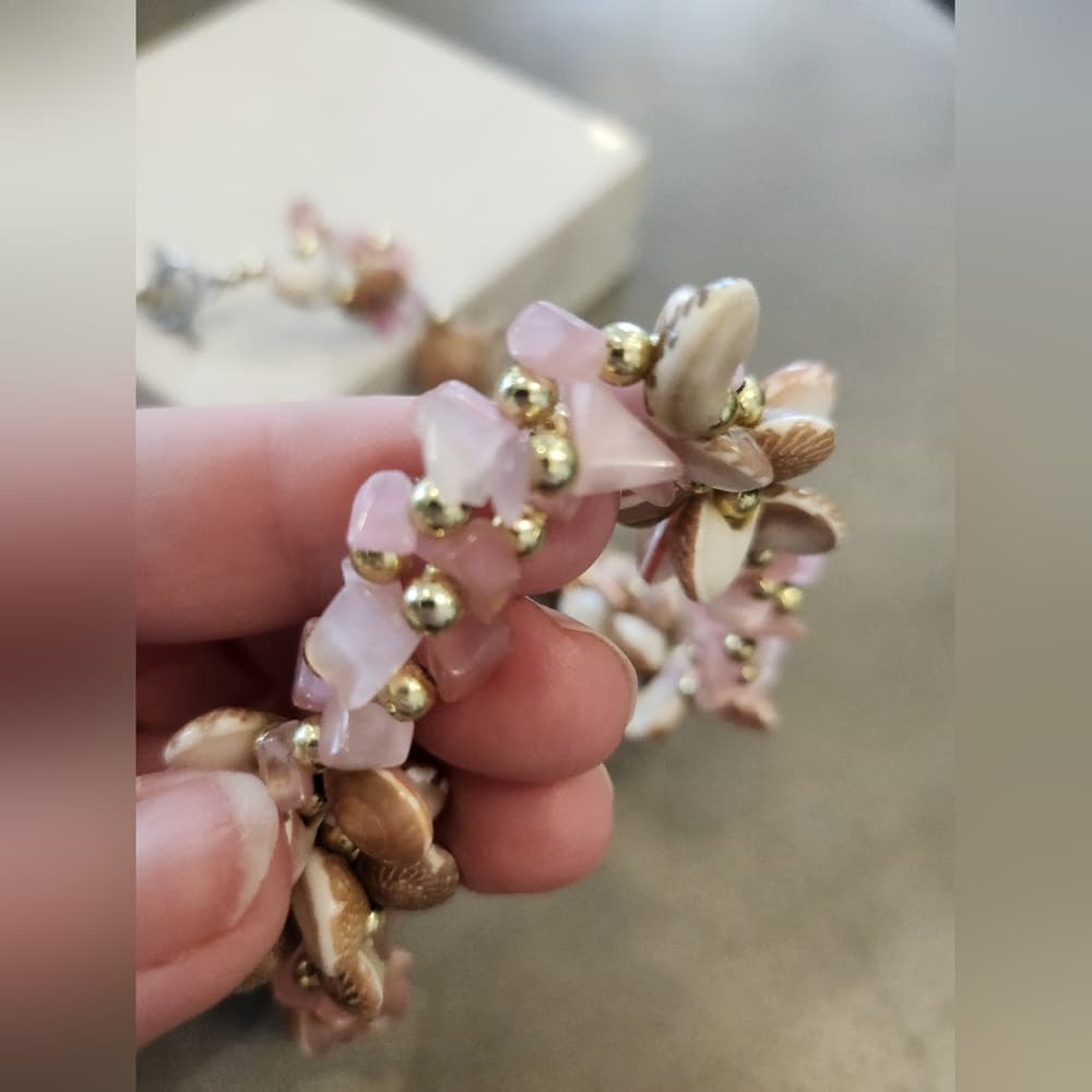 Pretty Pink and Gold Tone Snail Shell and Glass Beaded 18" Necklace - Thumbnail 3
