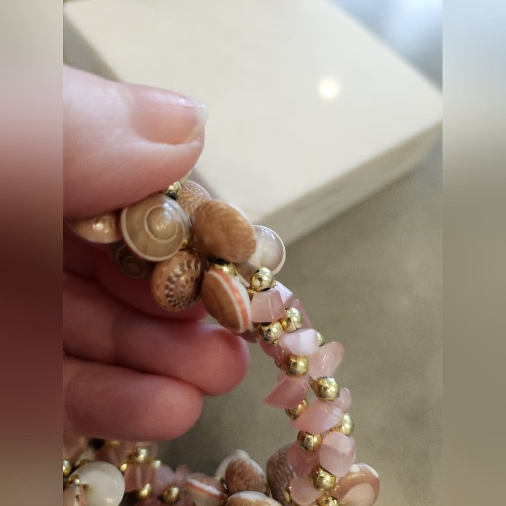 Pretty Pink and Gold Tone Snail Shell and Glass Beaded 18" Necklace - Thumbnail 4