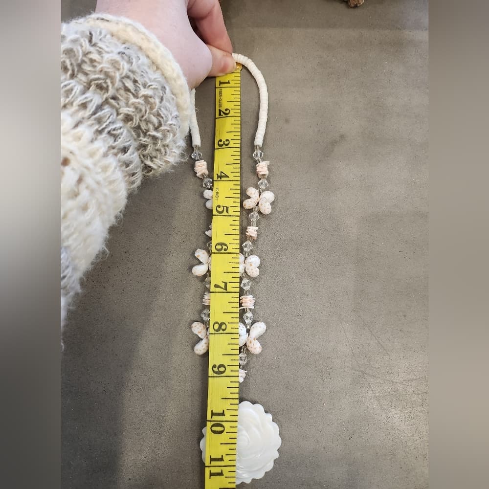 Gorgous Vintage Shell and Mother Of Pearl Pendant Choker Necklace - Thumbnail 5