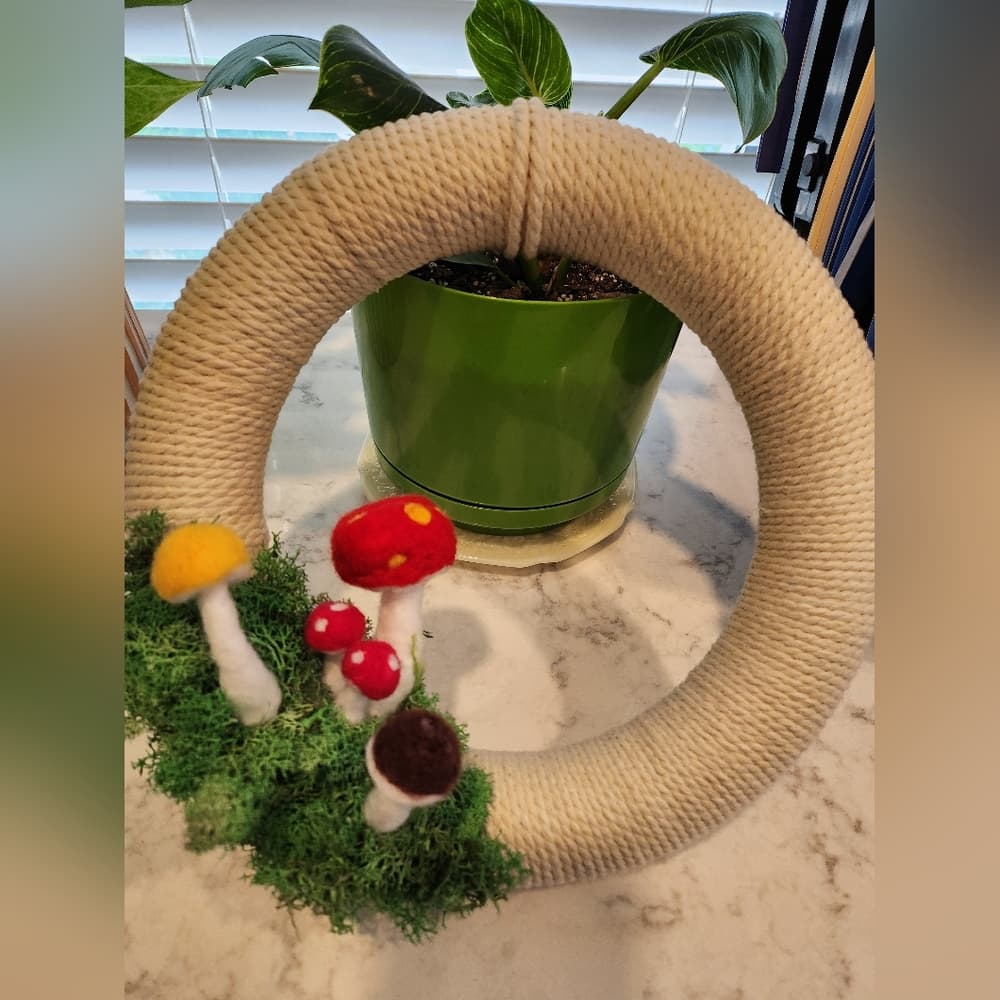 Off White Needlefelted Colorful Mushroom And Moss Hanging Wreath - Thumbnail 2