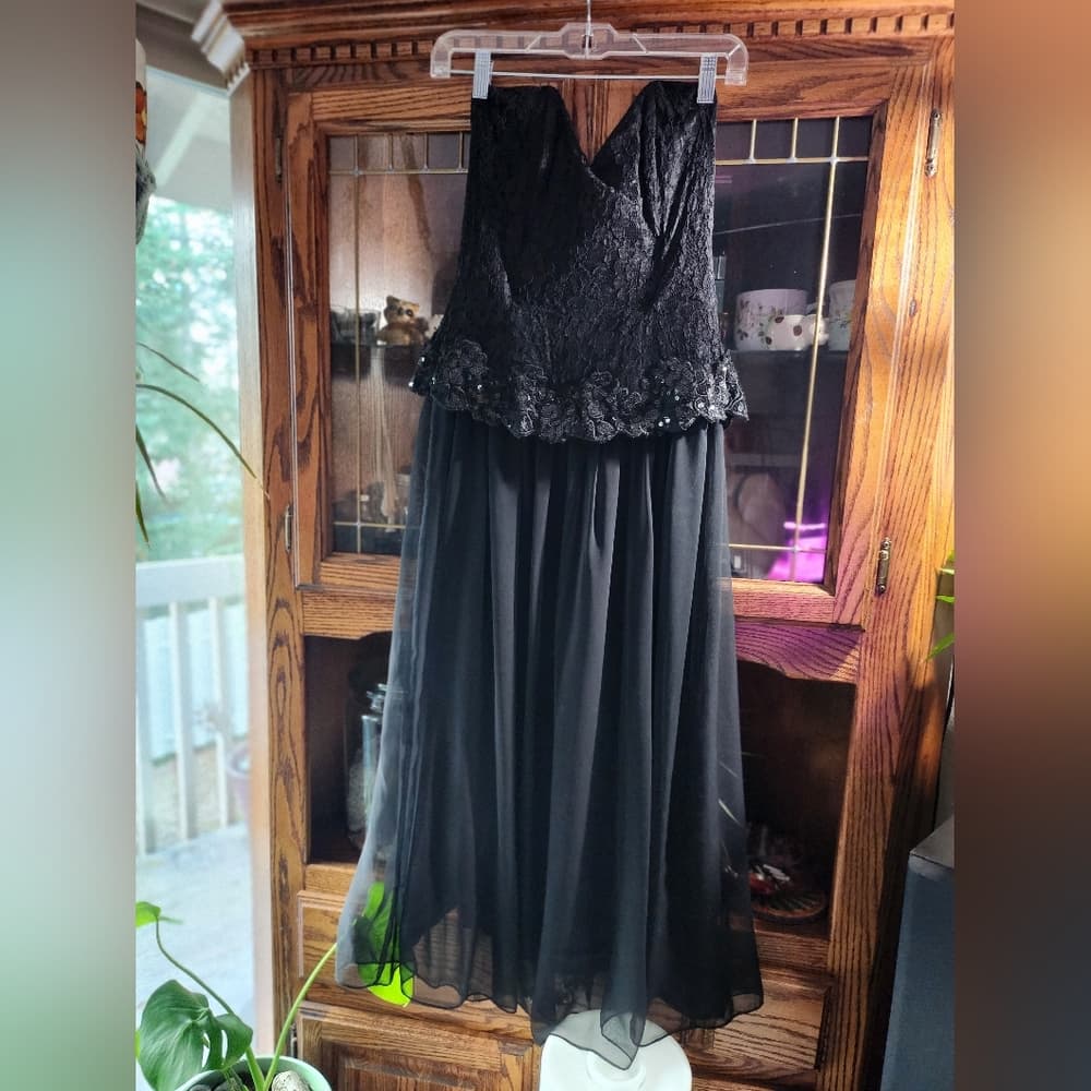 Vintage Scott McClintock Black Formal Lace and Sequin Flowy Strappless Dress