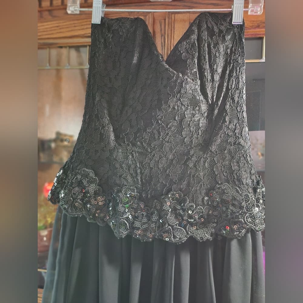 Vintage Scott McClintock Black Formal Lace and Sequin Flowy Strappless Dress - Thumbnail 3