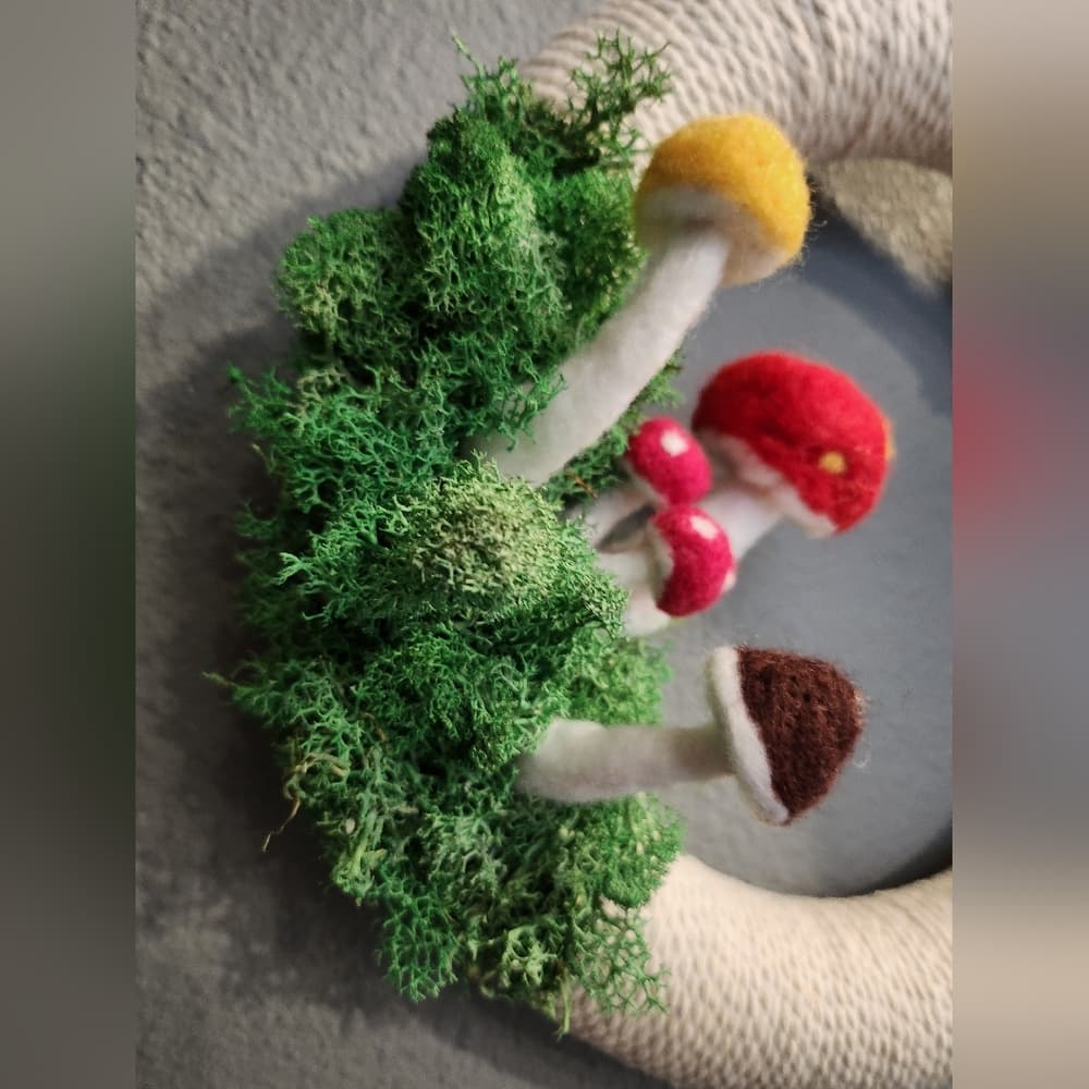 Off White Needlefelted Colorful Mushroom And Moss Hanging Wreath - Thumbnail 5