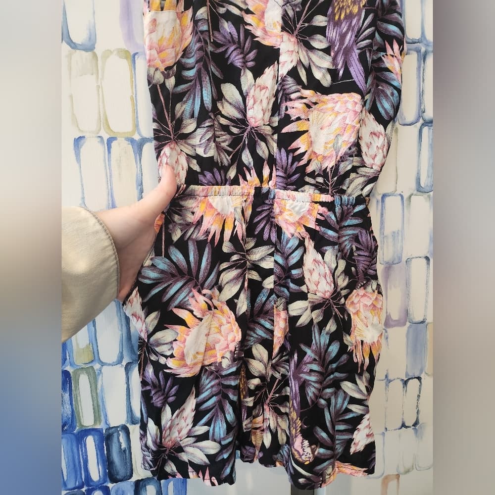 Divided Purple Floral Palm Print Shorts Romper with Pockets - Thumbnail 2