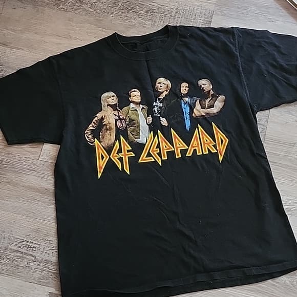 Black Def Leppard 2007 Band Concert Tee no size 22" pit to pit - Thumbnail 5