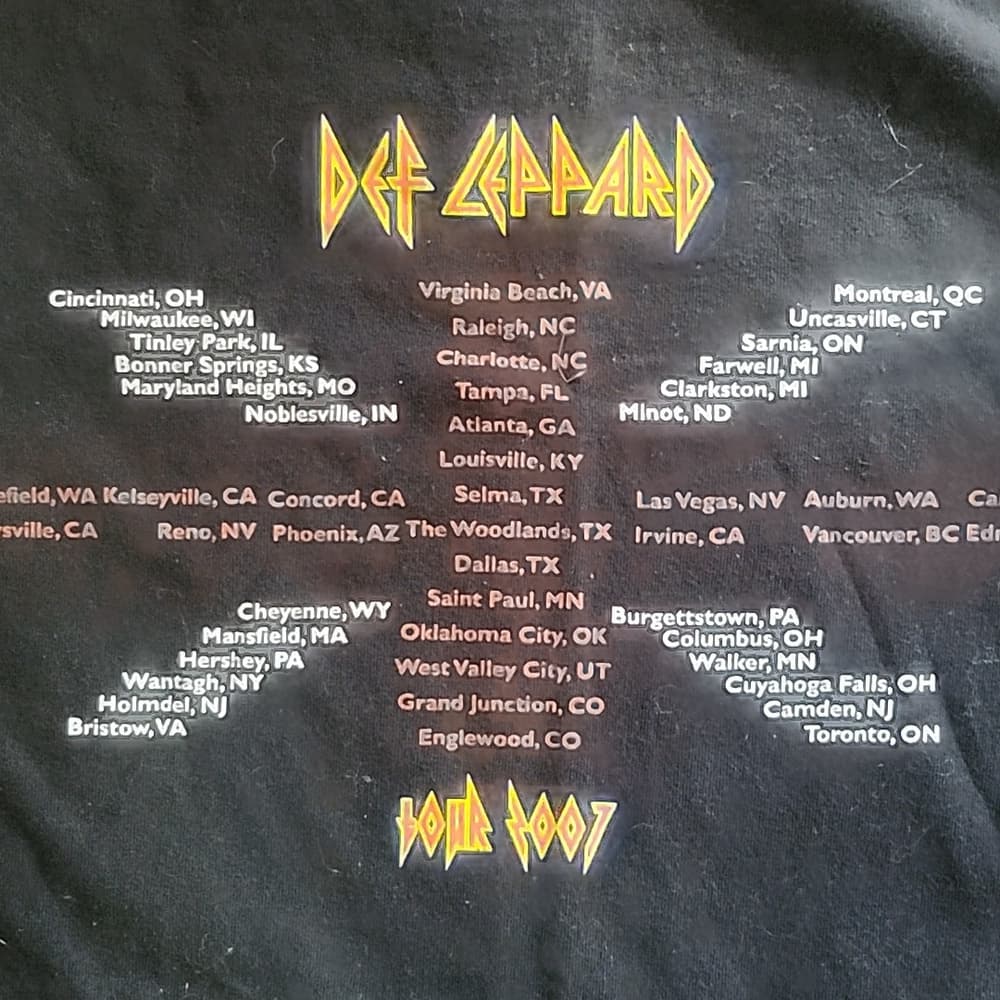 Black Def Leppard 2007 Band Concert Tee no size 22" pit to pit - Thumbnail 3