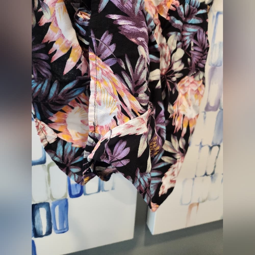 Divided Purple Floral Palm Print Shorts Romper with Pockets - Thumbnail 4