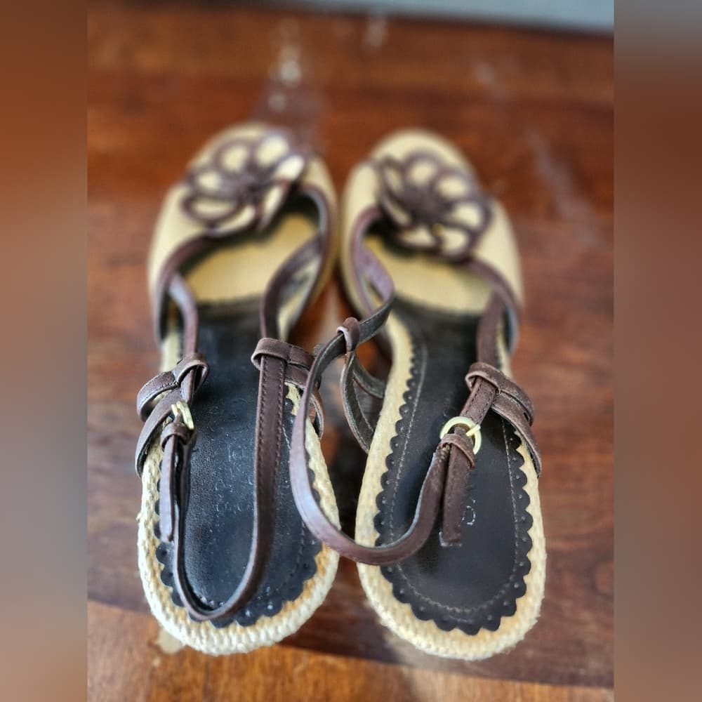 Franco Sarto Brown and Tan Leather and Canvas Slingback Floral Wedge Heels - Thumbnail 9