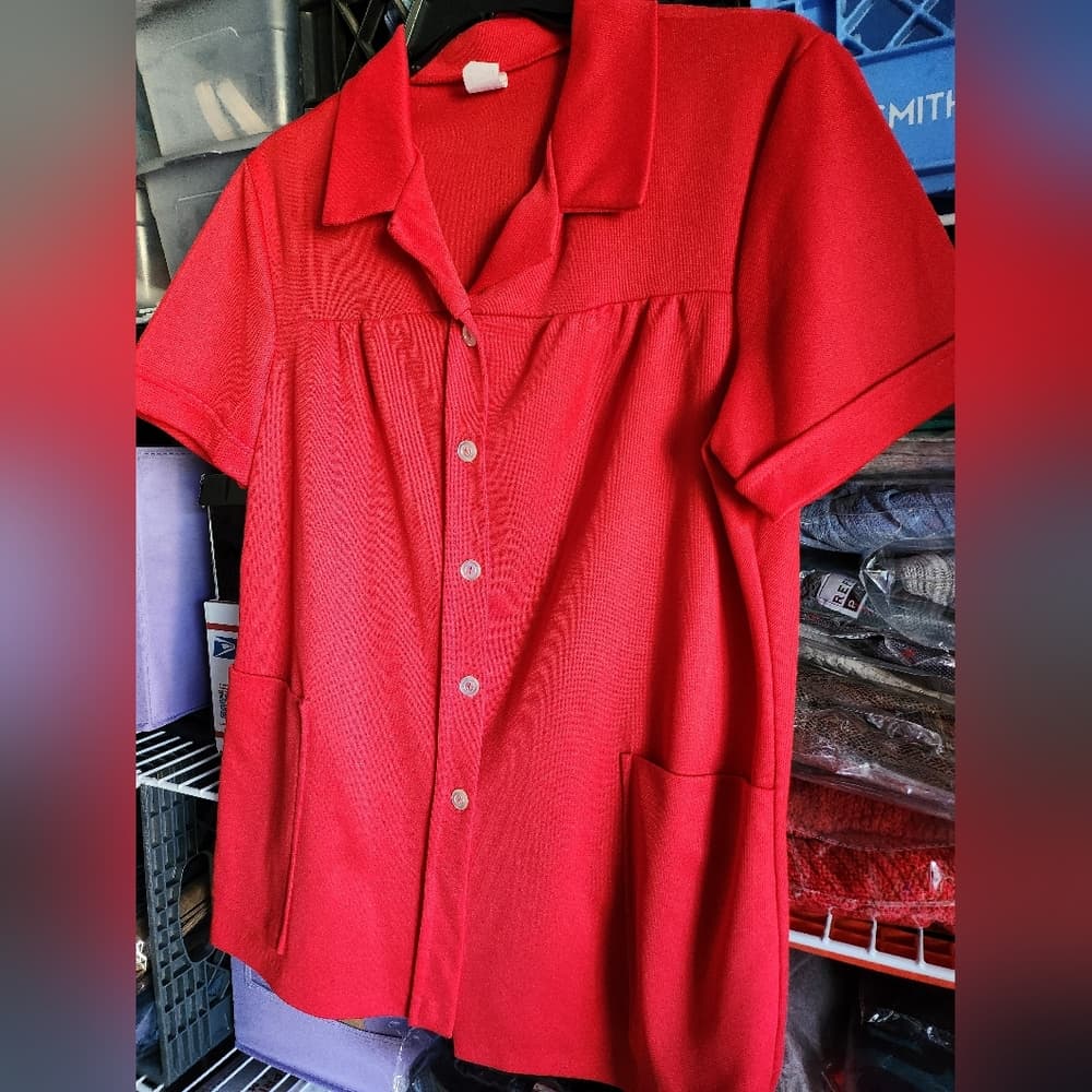 Vintage 60's Mod Red Button Up Collard Pleated Polyester Top with Pockets - Thumbnail 6