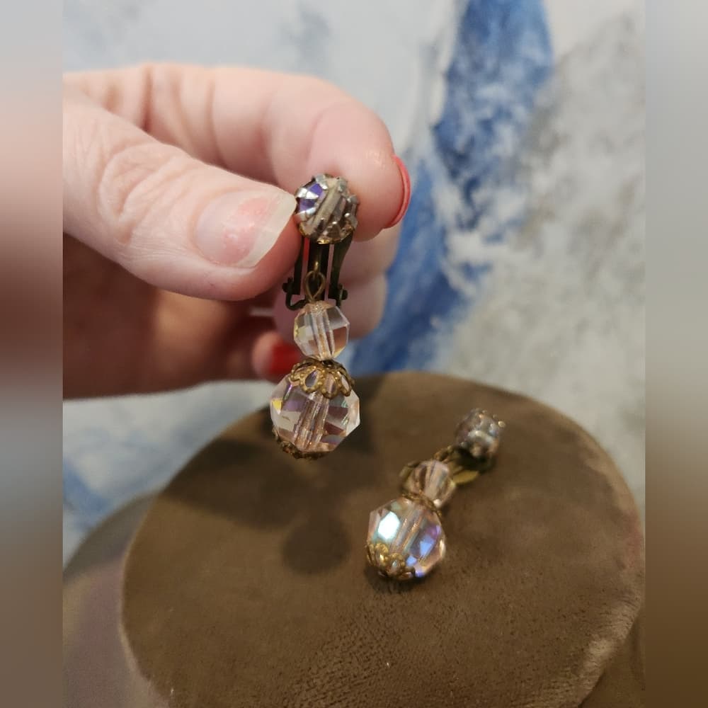 Vintage Fauceted Glass Frop Dangle Beaded Clip on Earrings Aurora Borealis