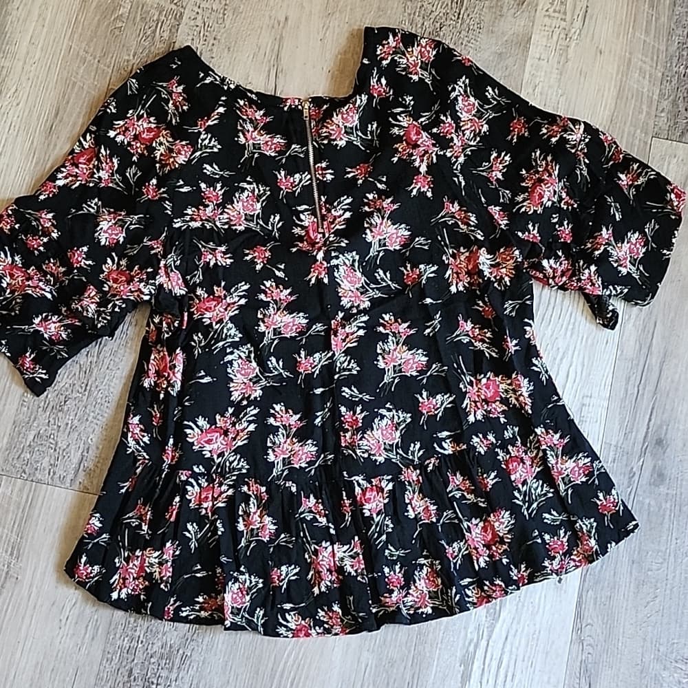 Eyeshadow 🥰 Black and Floral Ruffle Peplum Blouse Ruffle sleeves - Thumbnail 6