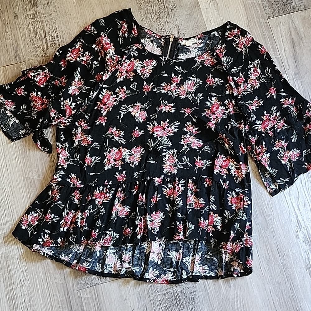 Eyeshadow 🥰 Black and Floral Ruffle Peplum Blouse Ruffle sleeves - Thumbnail 9