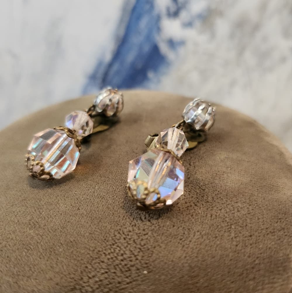 Vintage Fauceted Glass Frop Dangle Beaded Clip on Earrings Aurora Borealis - Thumbnail 6