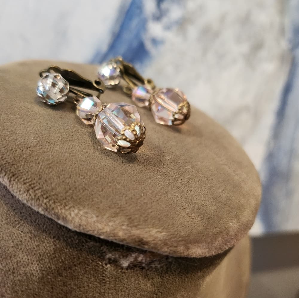 Vintage Fauceted Glass Frop Dangle Beaded Clip on Earrings Aurora Borealis - Thumbnail 5