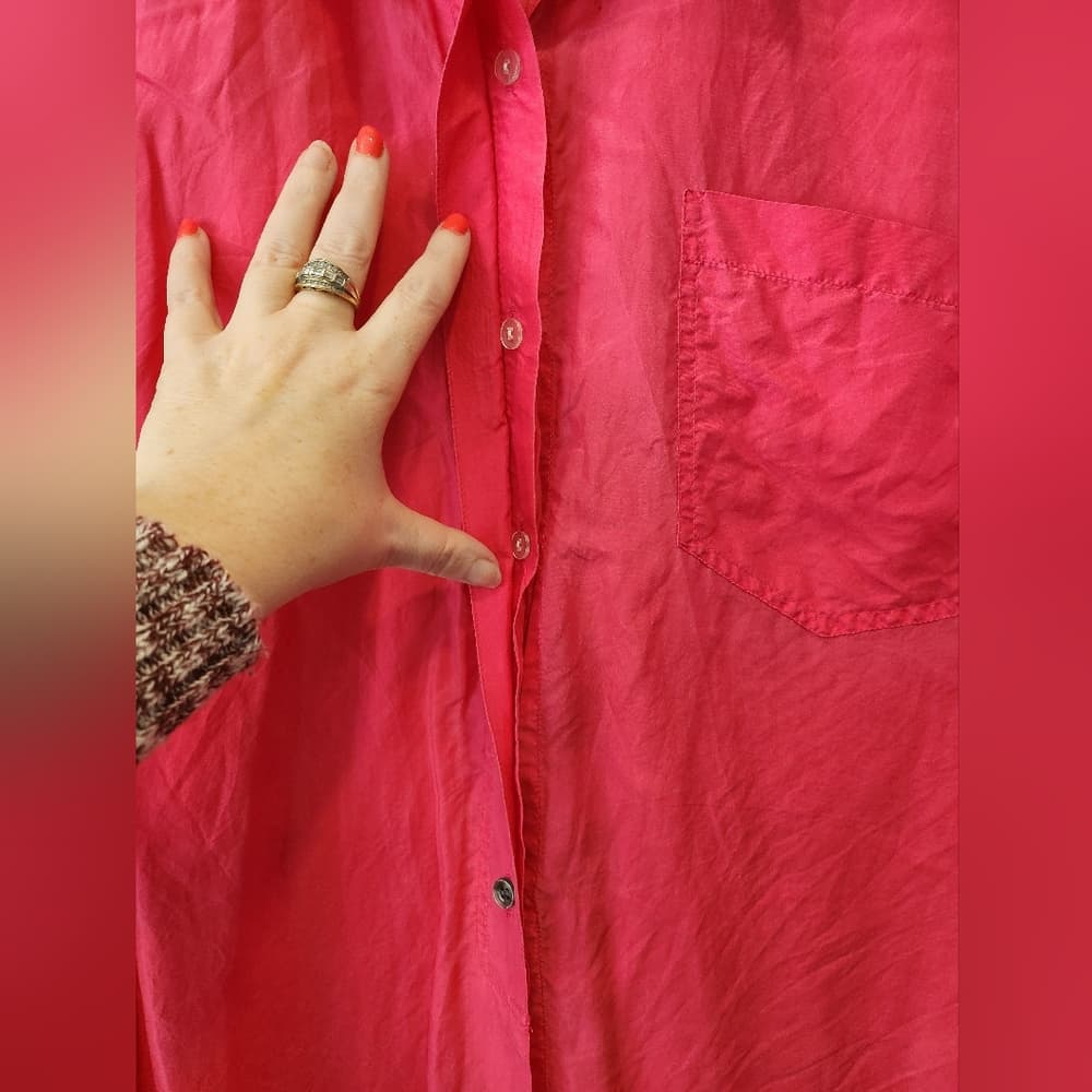 Vintage Pink 100% Silk Button Up cute Slit Side Back Button Sophisticates Top - Thumbnail 2