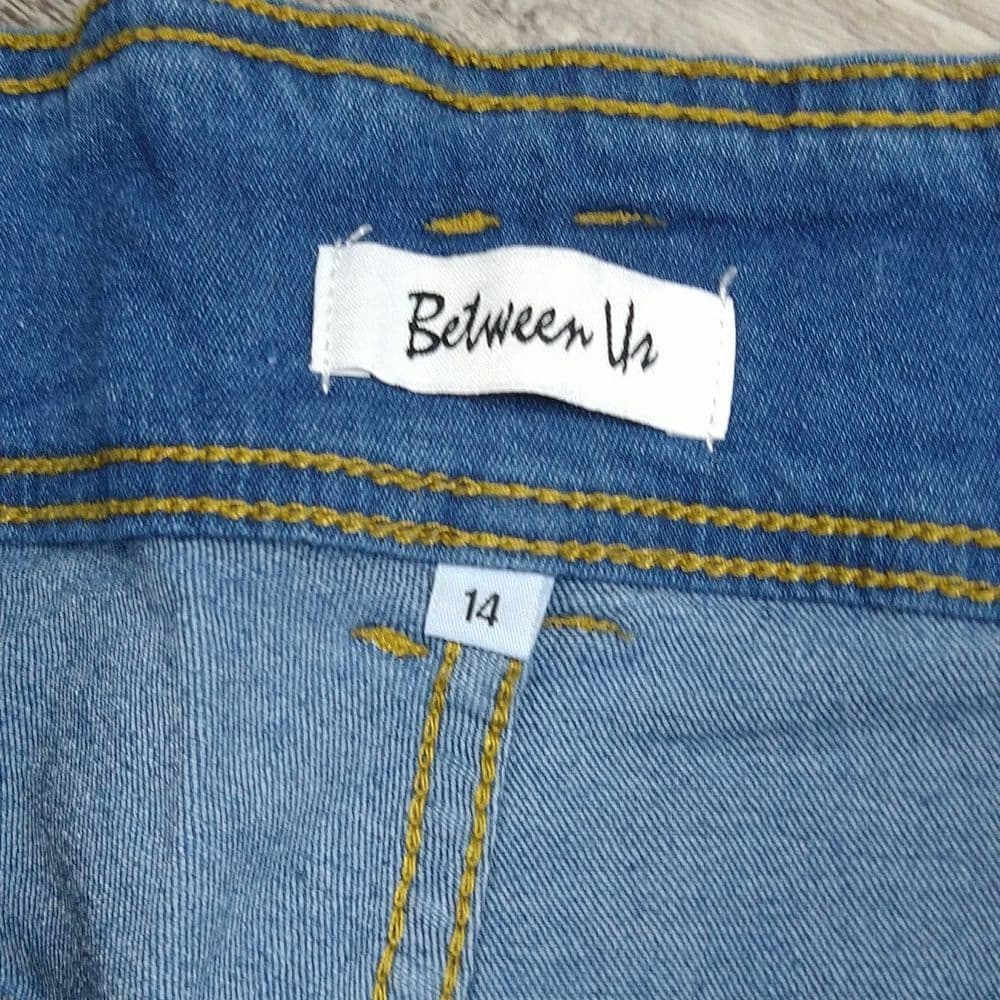 Plus Size Medium Wash Denim High Waist Button Fly Paper Bag Shorts with … - Thumbnail 8