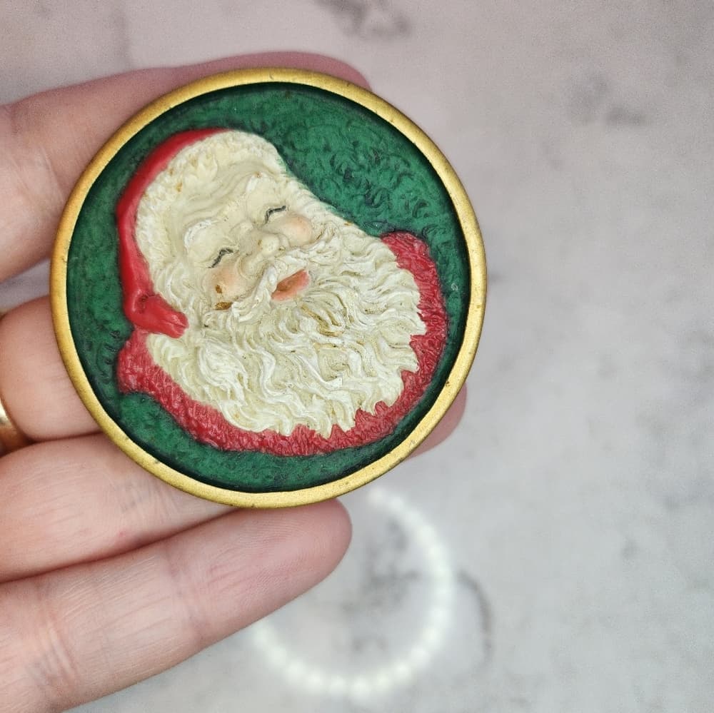 Festive Green Round Holiday Santa Clause Brooch - Thumbnail 3