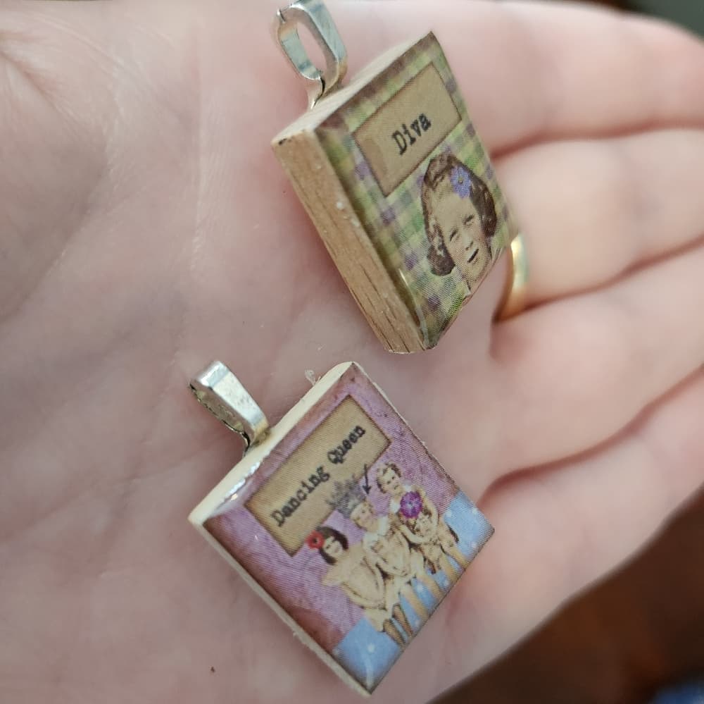Scrabble Tile Best Friend Necklaces Diva Dancing Queen Handmade - Thumbnail 2