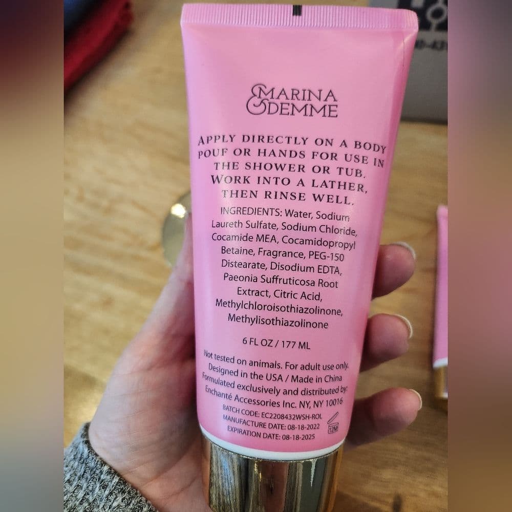 Marina & Demme Pink Peony Body Wash and Lotion and Rose Lilac Body Scub - Thumbnail 5