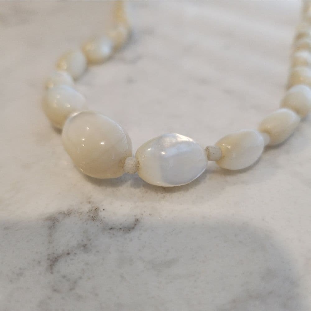 Vintage White Mother of Pearl Oblong Beaded Necklace - Thumbnail 6