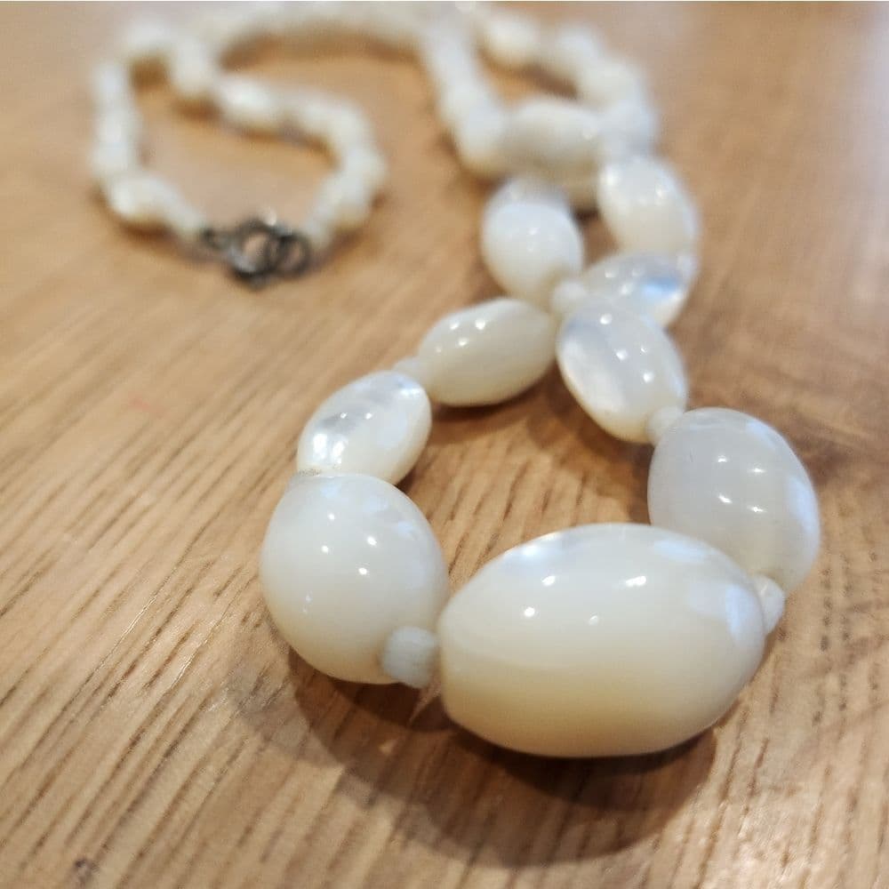 Vintage White Mother of Pearl Oblong Beaded Necklace - Thumbnail 2