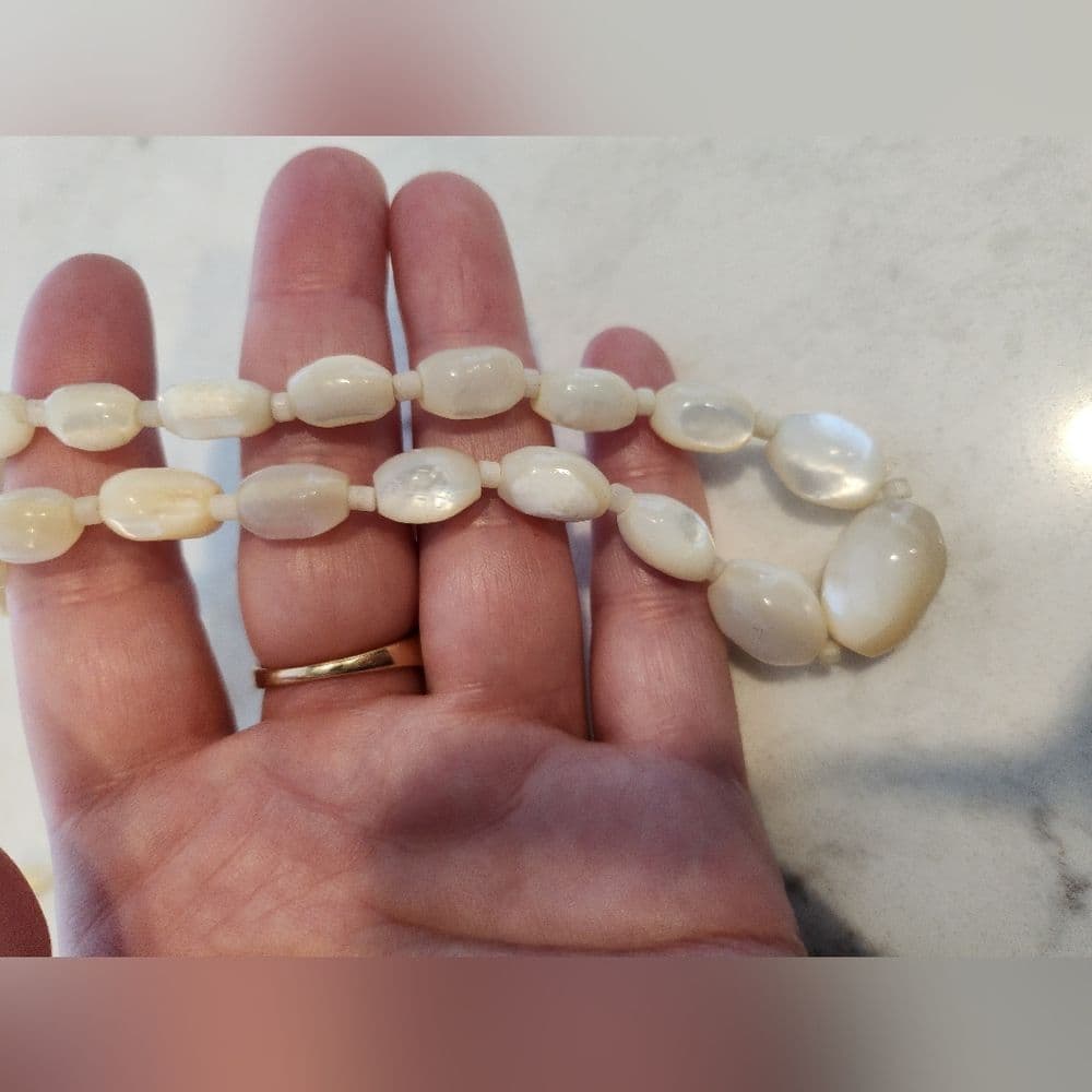 Vintage White Mother of Pearl Oblong Beaded Necklace - Thumbnail 3