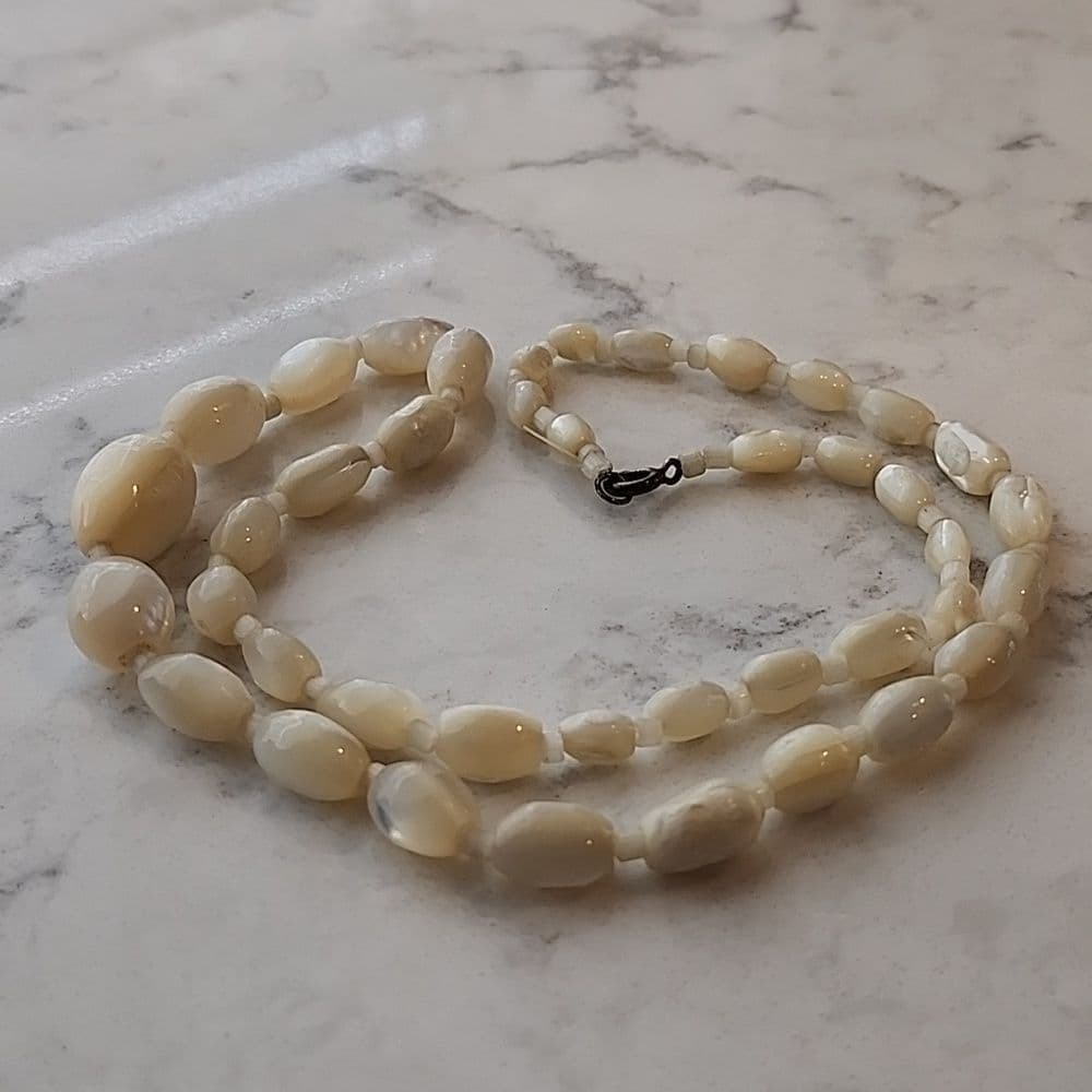 Vintage White Mother of Pearl Oblong Beaded Necklace - Thumbnail 8