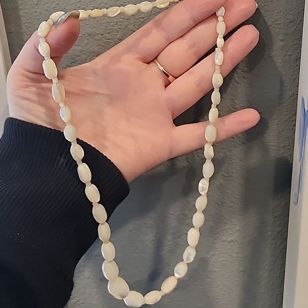 Vintage White Mother of Pearl Oblong Beaded Necklace - Thumbnail 7