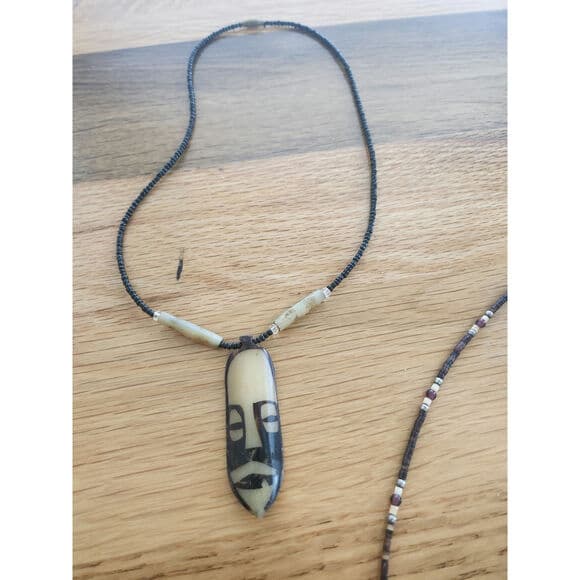 Unique hand painted bone face pendant tribal style vintage necklace - Thumbnail 7