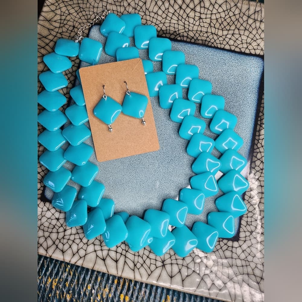 Turquoise Color Geometric Acrylic Beaded Necklace and Earring Set - Thumbnail 5