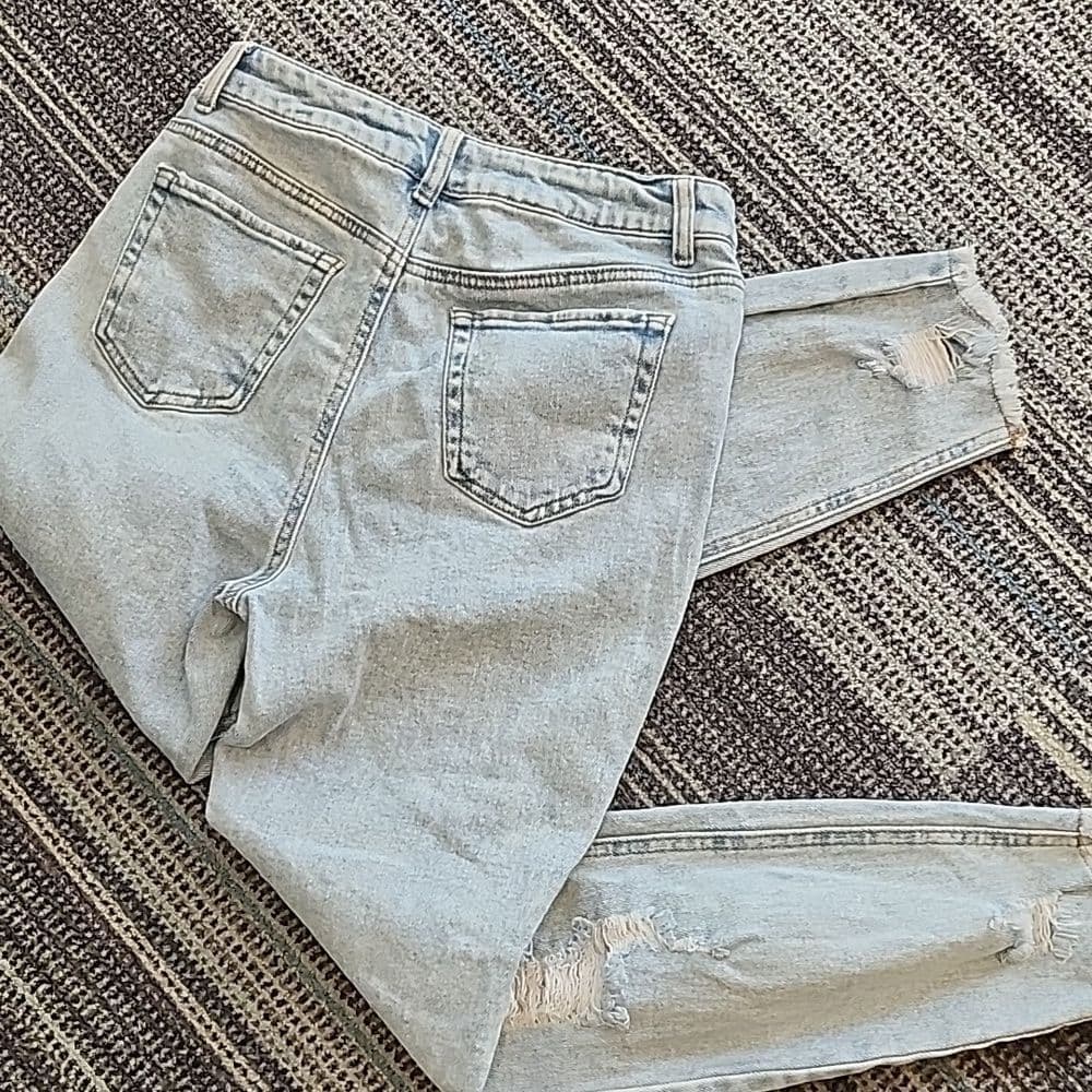 Tinseltown Light Wash Distressed Skinny Jeans Raw Hem Cropped - Thumbnail 4
