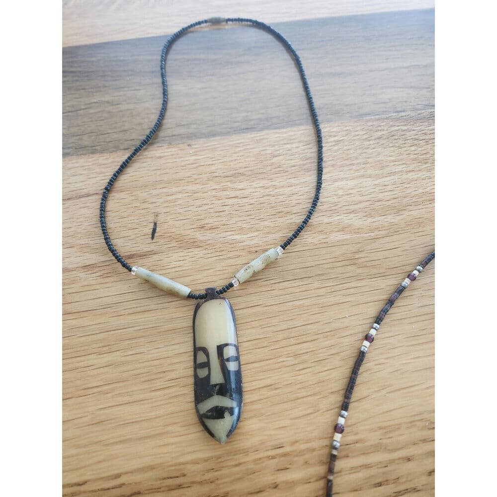Unique hand painted bone face pendant tribal style vintage necklace - Thumbnail 6