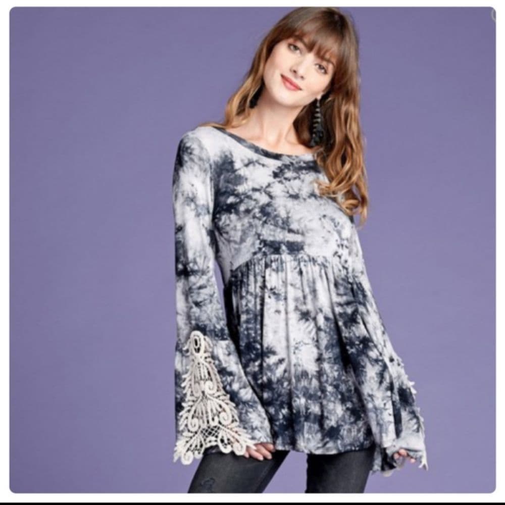 Black Tie-dye Lace Detail Top Long Flare Sleeve Cross Back Tunic - Thumbnail 2