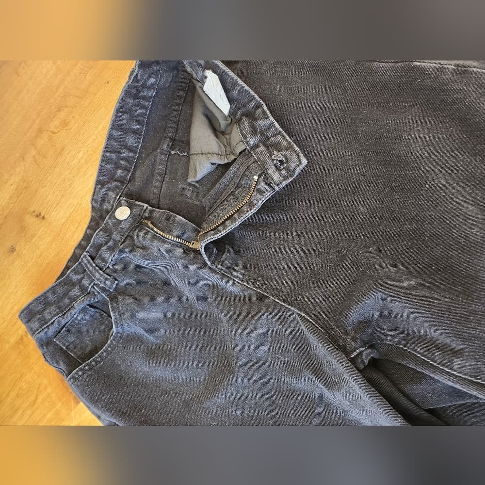 Black High Waist Raw Hem Buttoned Cropped Denim Jeans With Back Leg Seams - Thumbnail 5