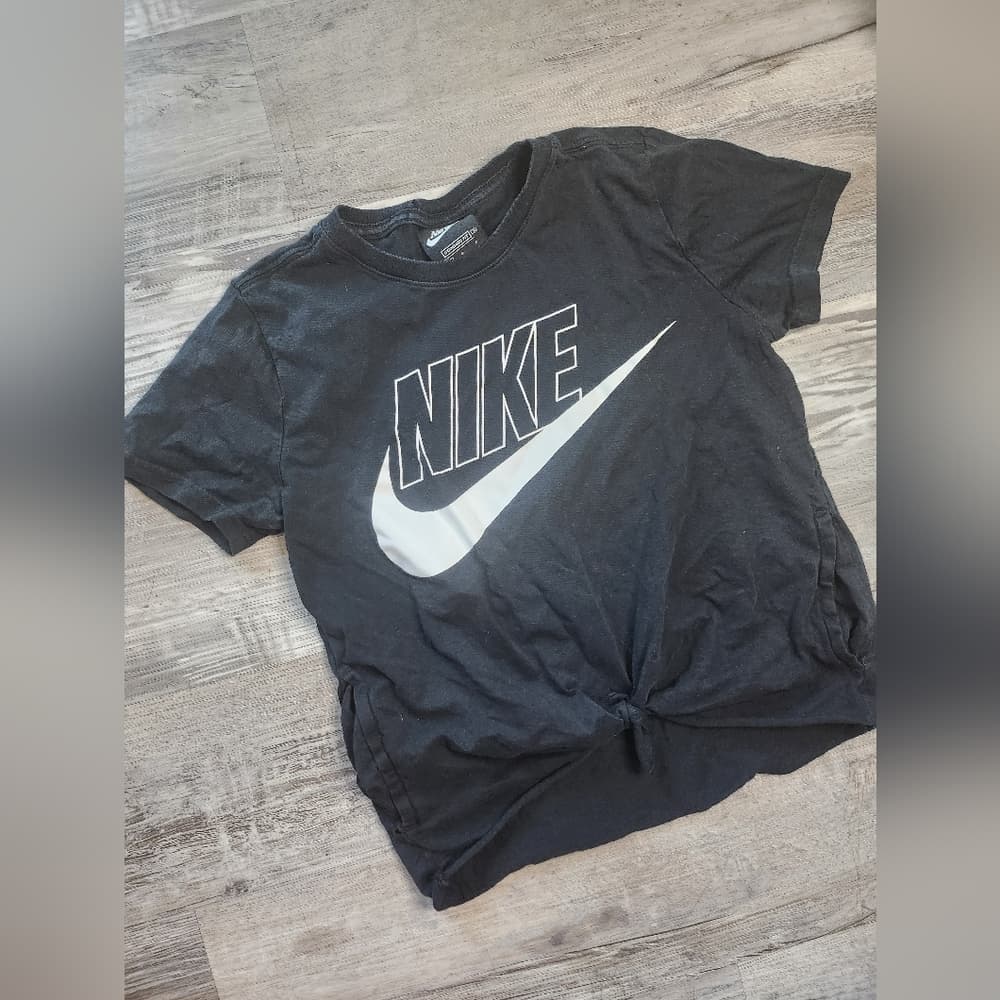 Nike Black And White Cropped Tied Tee with Pockets White Swoosh - Thumbnail 7