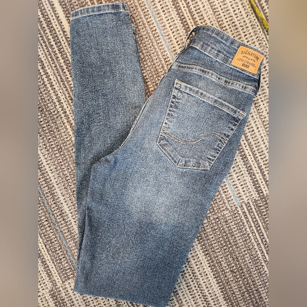 Levi's Totally Shaping Mid Rise Skinny Medium Wash Denim Jeans - Thumbnail 11